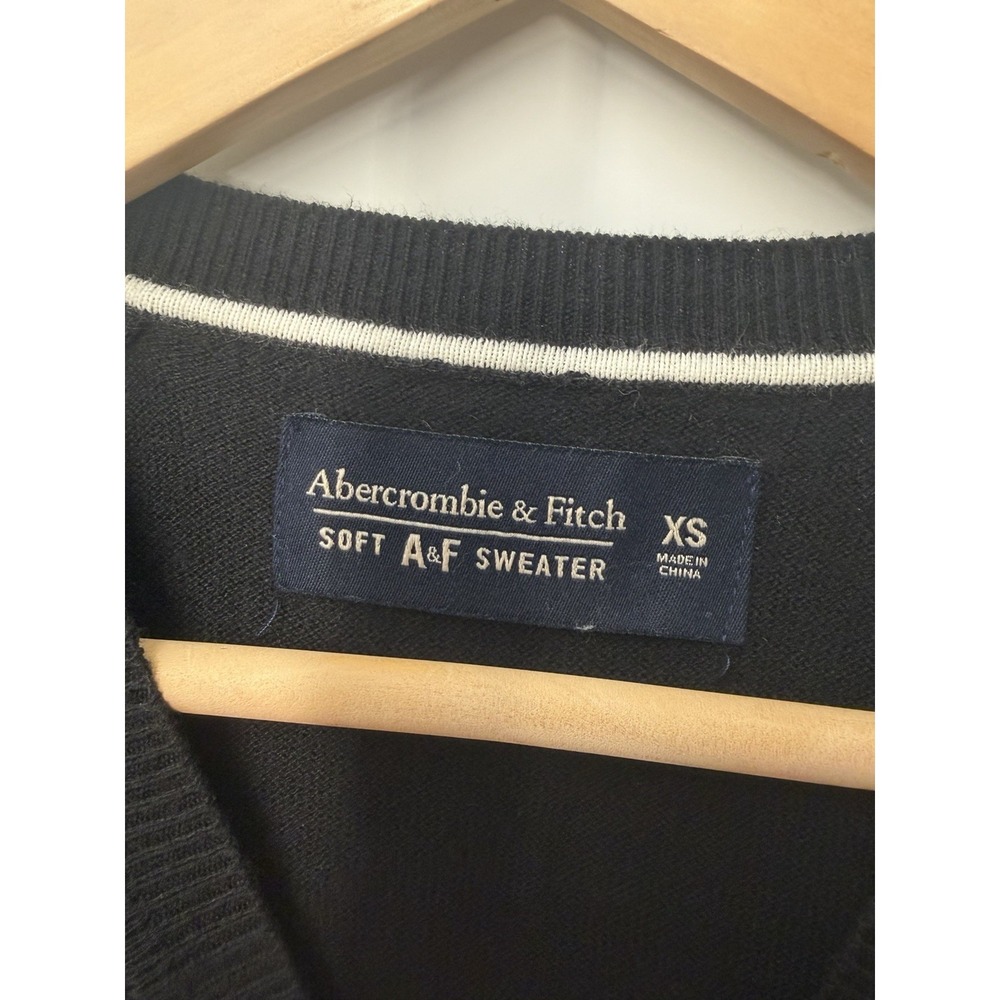 Abercrombie & Fitch Black Cotton V-neck Sweater Size XS Soft A&F Sweater Logo - Picture 3 of 6